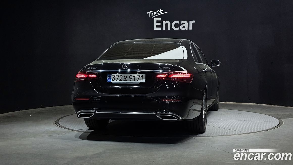 Mercedes-Benz E-Class 2022