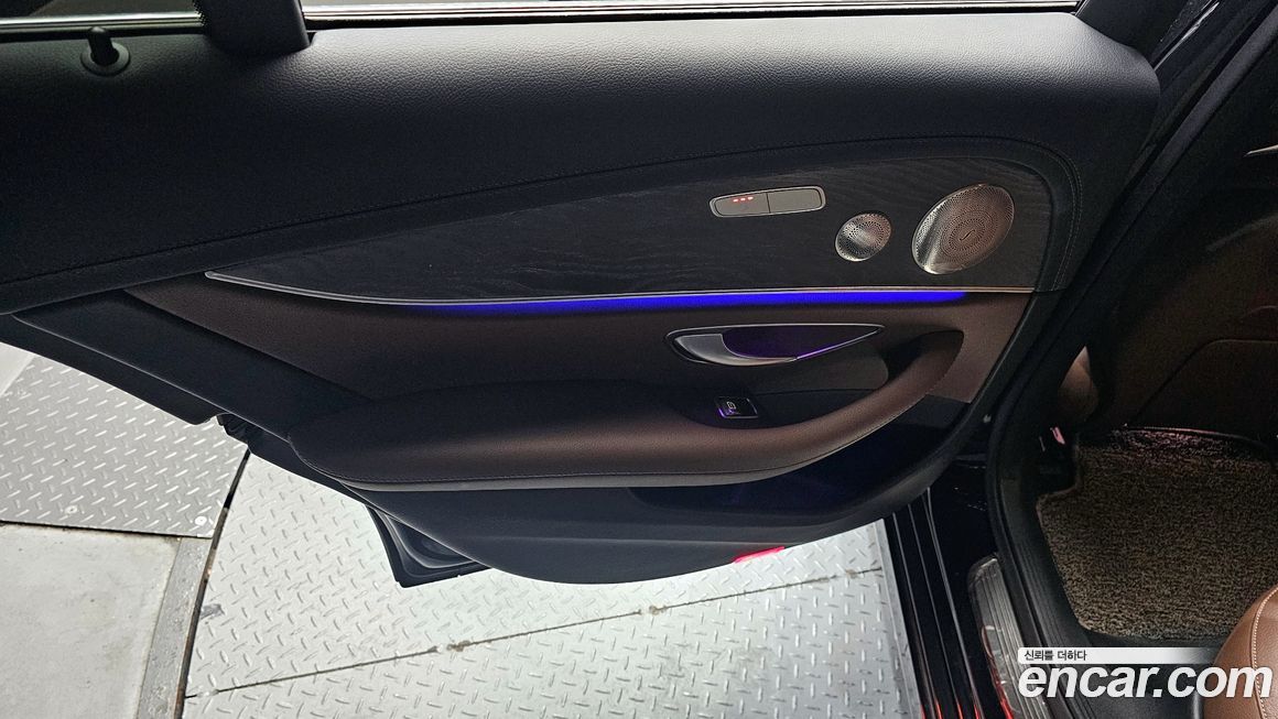 Mercedes-Benz E-Class 2022