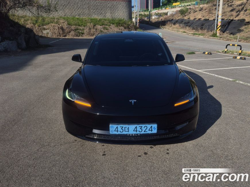 Tesla Model 3 2024
