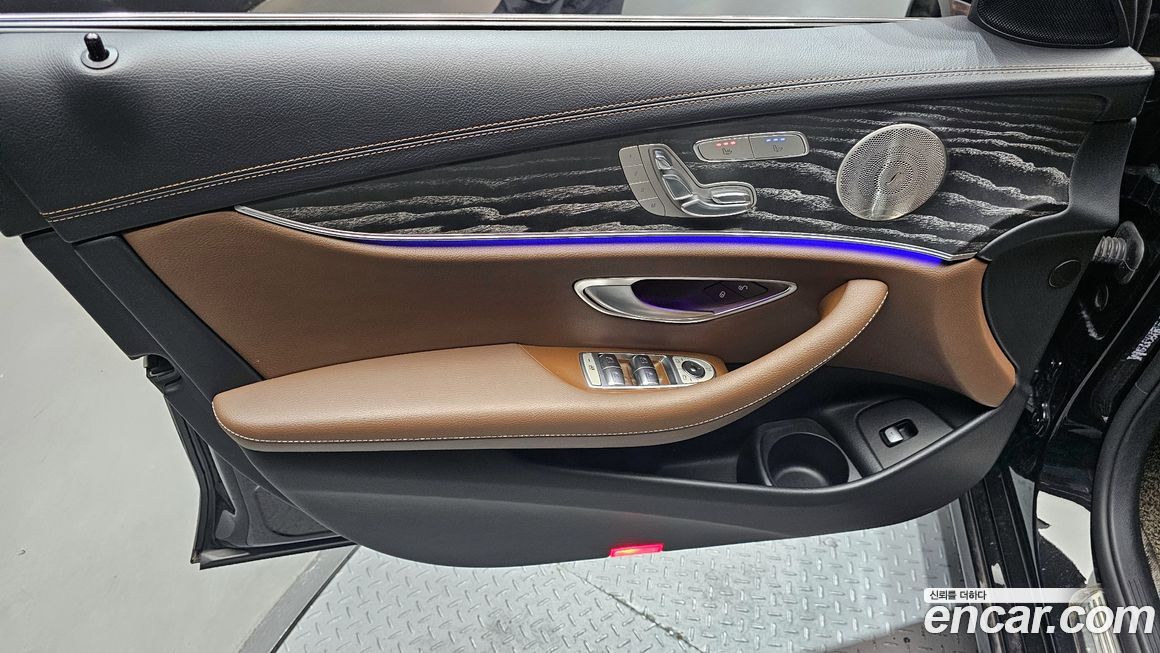 Mercedes-Benz E-Class 2022