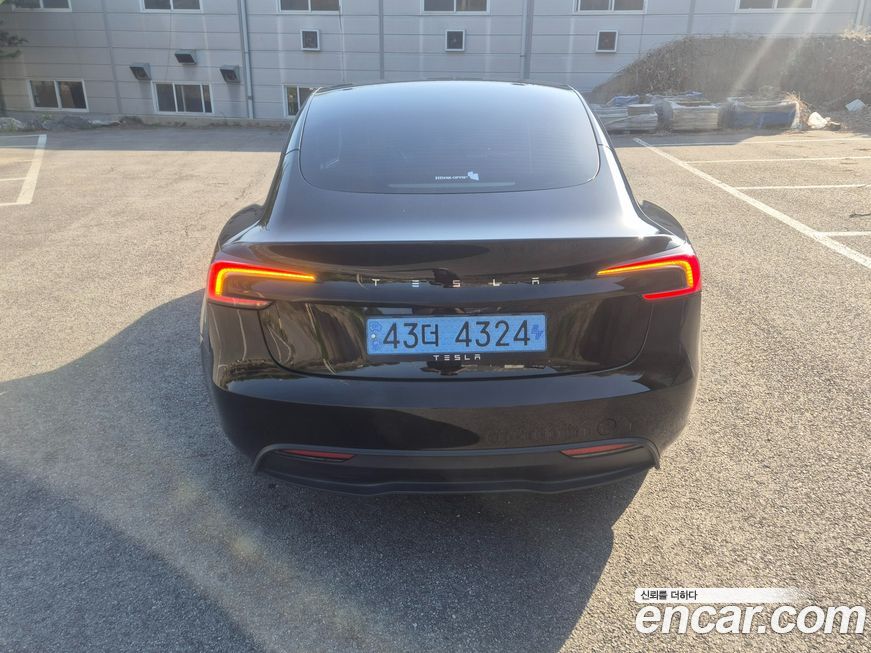Tesla Model 3 2024