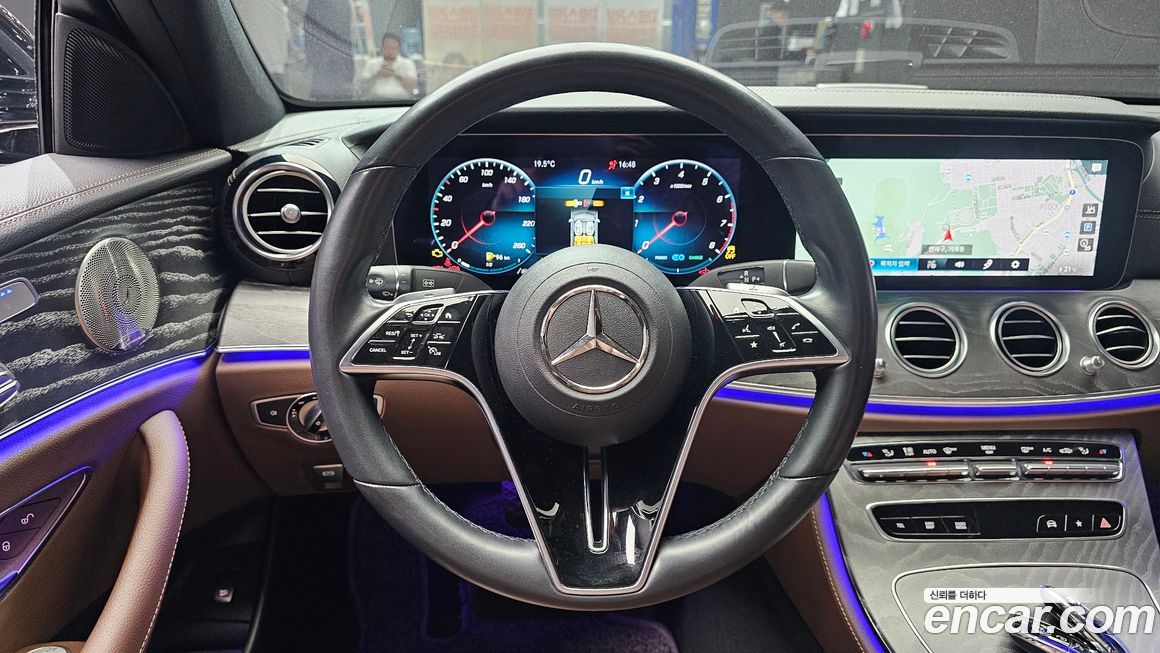 Mercedes-Benz E-Class 2022