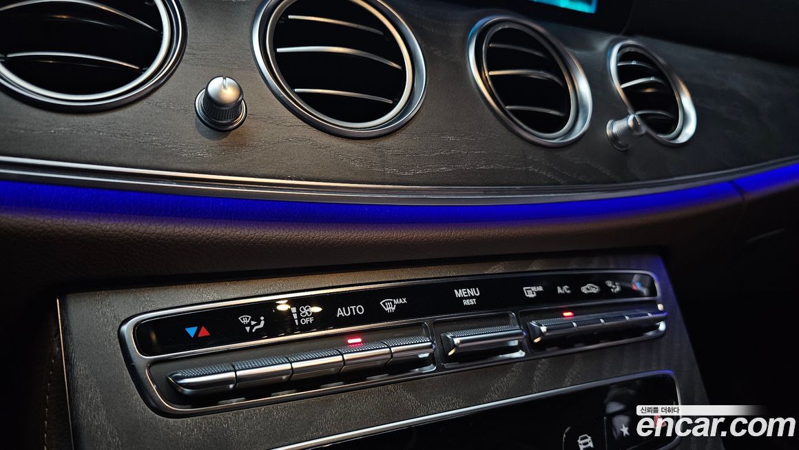 Mercedes-Benz E-Class 2022