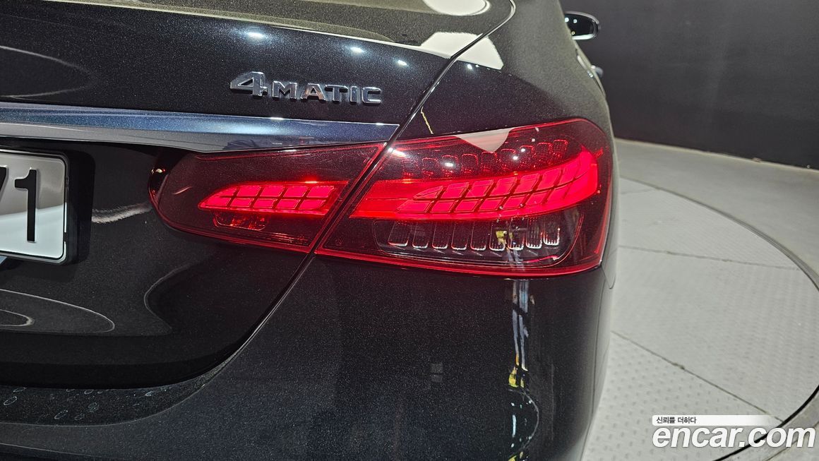 Mercedes-Benz E-Class 2022