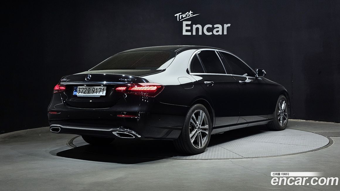 Mercedes-Benz E-Class 2022