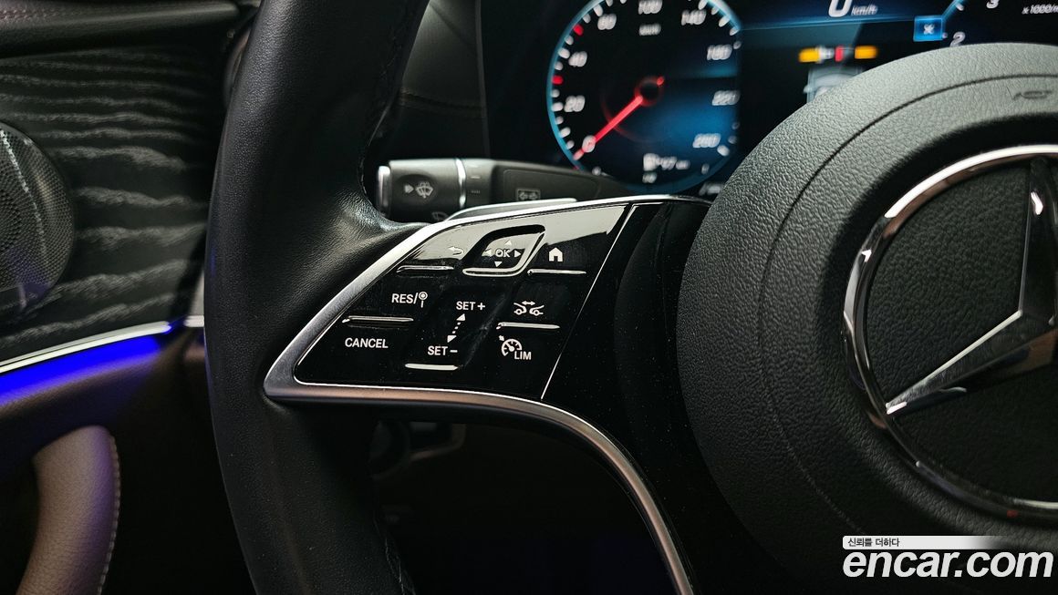 Mercedes-Benz E-Class 2022