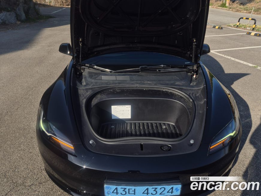 Tesla Model 3 2024