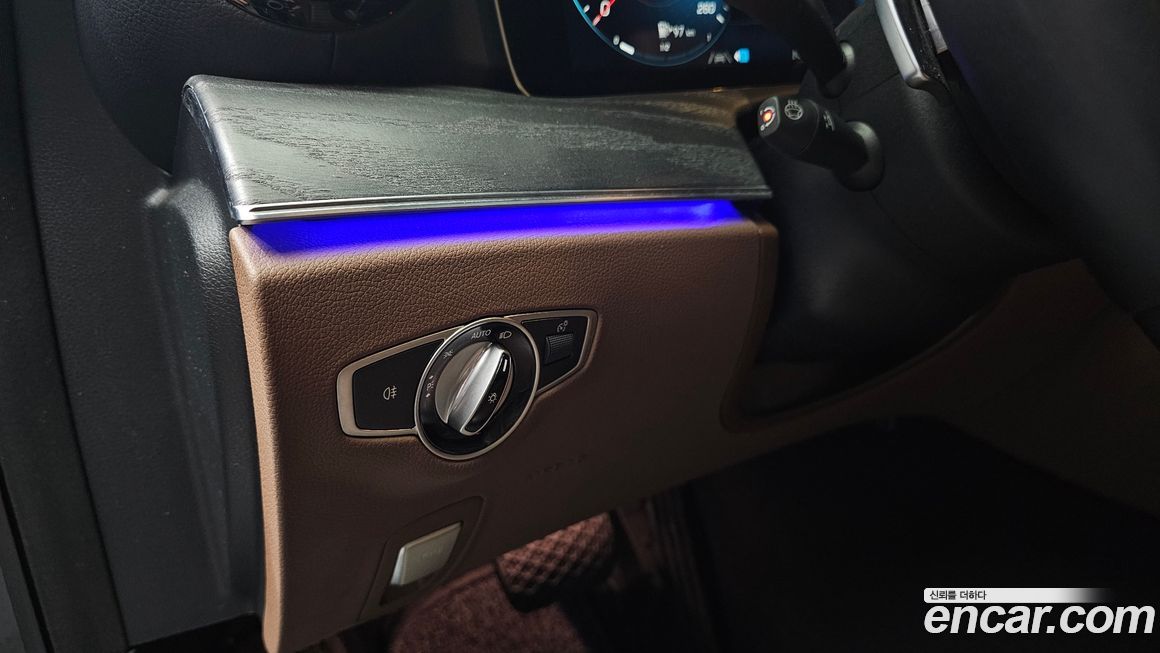 Mercedes-Benz E-Class 2022