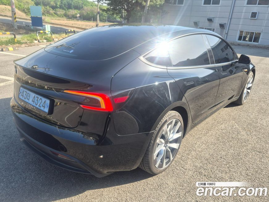 Tesla Model 3 2024