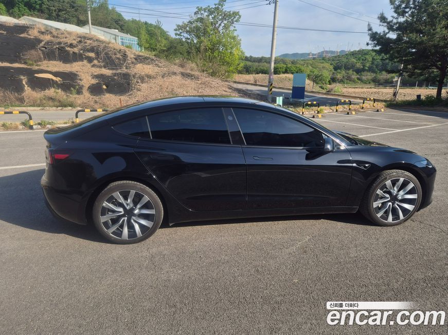 Tesla Model 3 2024