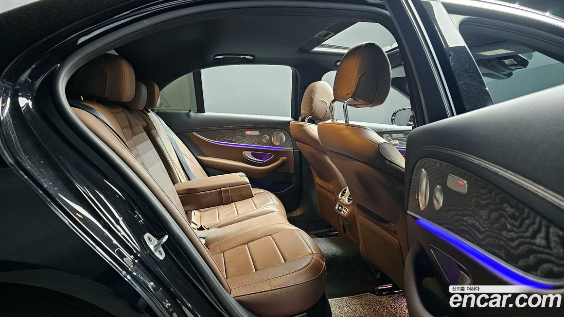 Mercedes-Benz E-Class 2022