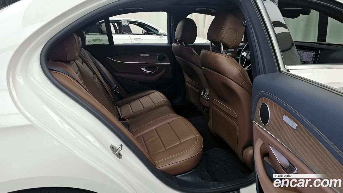 Mercedes-Benz E-Class 2022