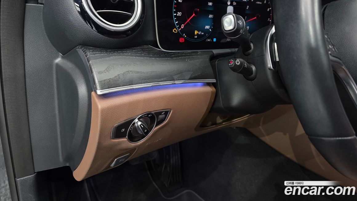 Mercedes-Benz E-Class 2022