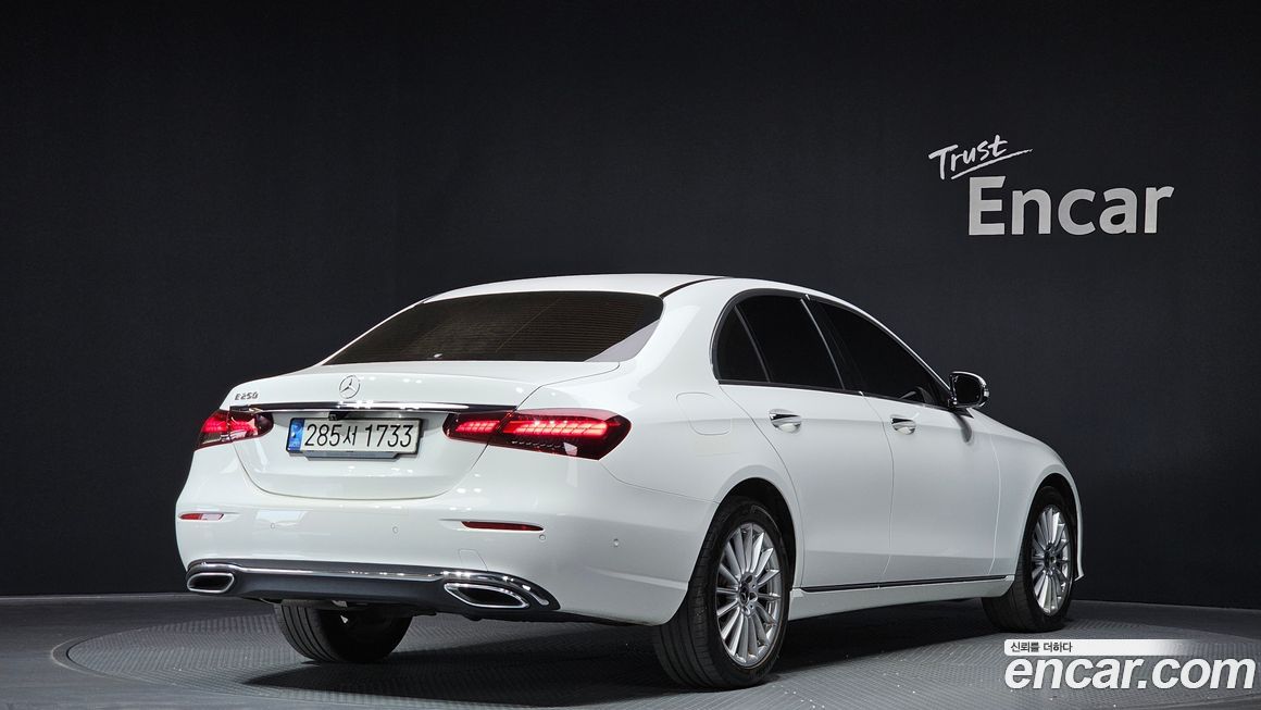 Mercedes-Benz E-Class 2022