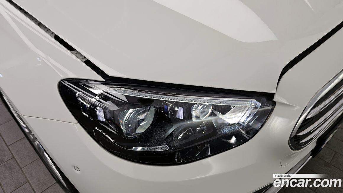 Mercedes-Benz E-Class 2022