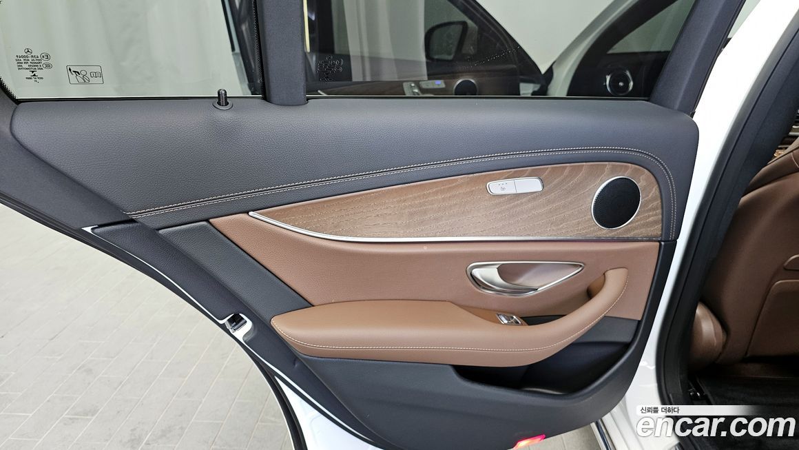 Mercedes-Benz E-Class 2022