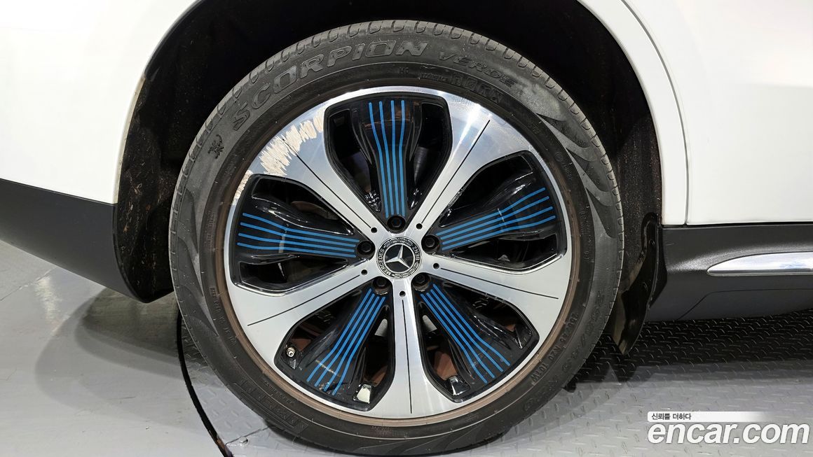 Mercedes-Benz EQC 2020