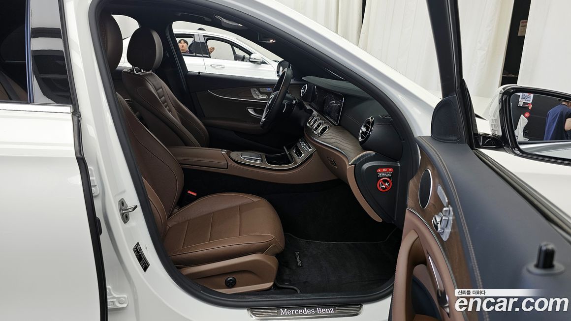 Mercedes-Benz E-Class 2022