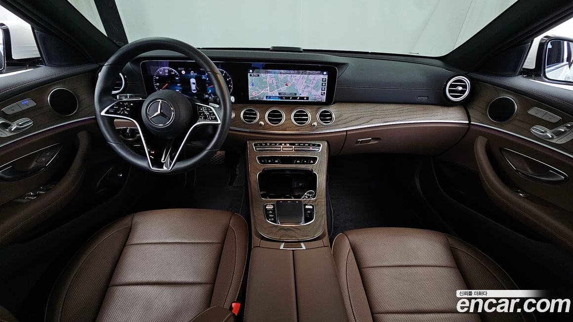 Mercedes-Benz E-Class 2022