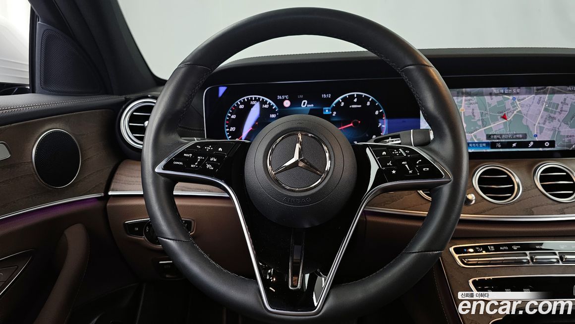 Mercedes-Benz E-Class 2022