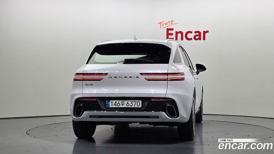 Genesis GV70 2024