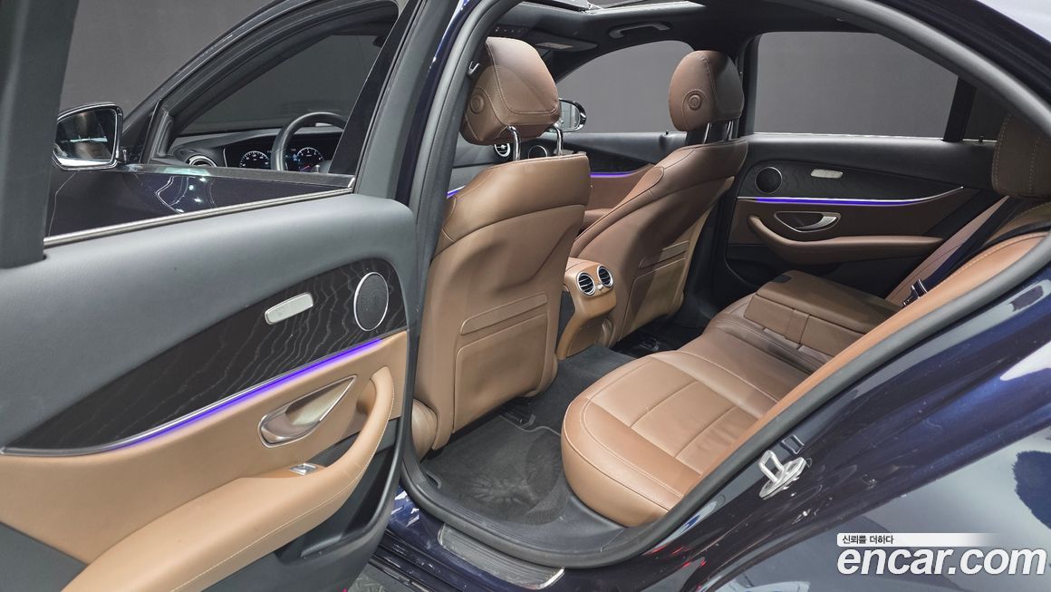 Mercedes-Benz E-Class 2022