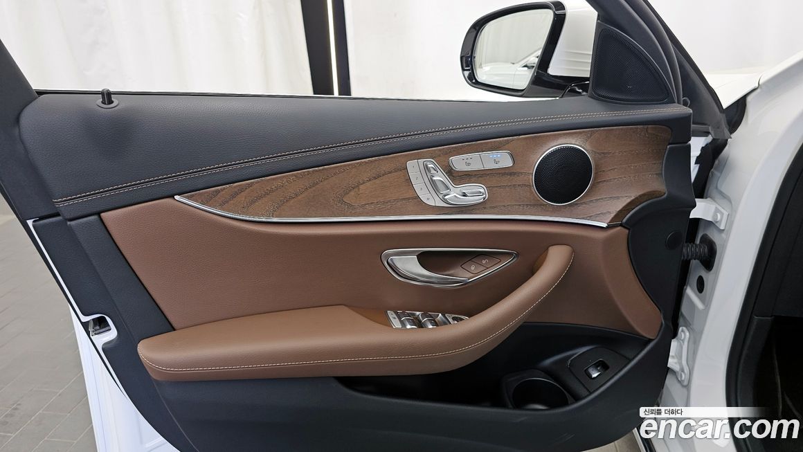 Mercedes-Benz E-Class 2022