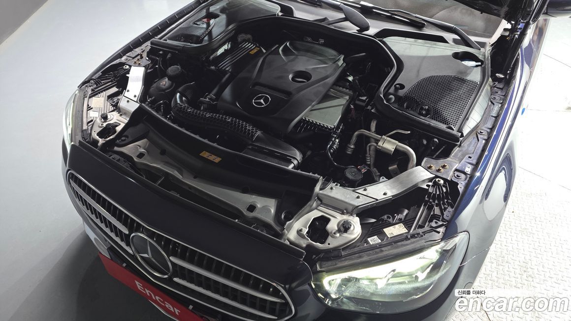 Mercedes-Benz E-Class 2022