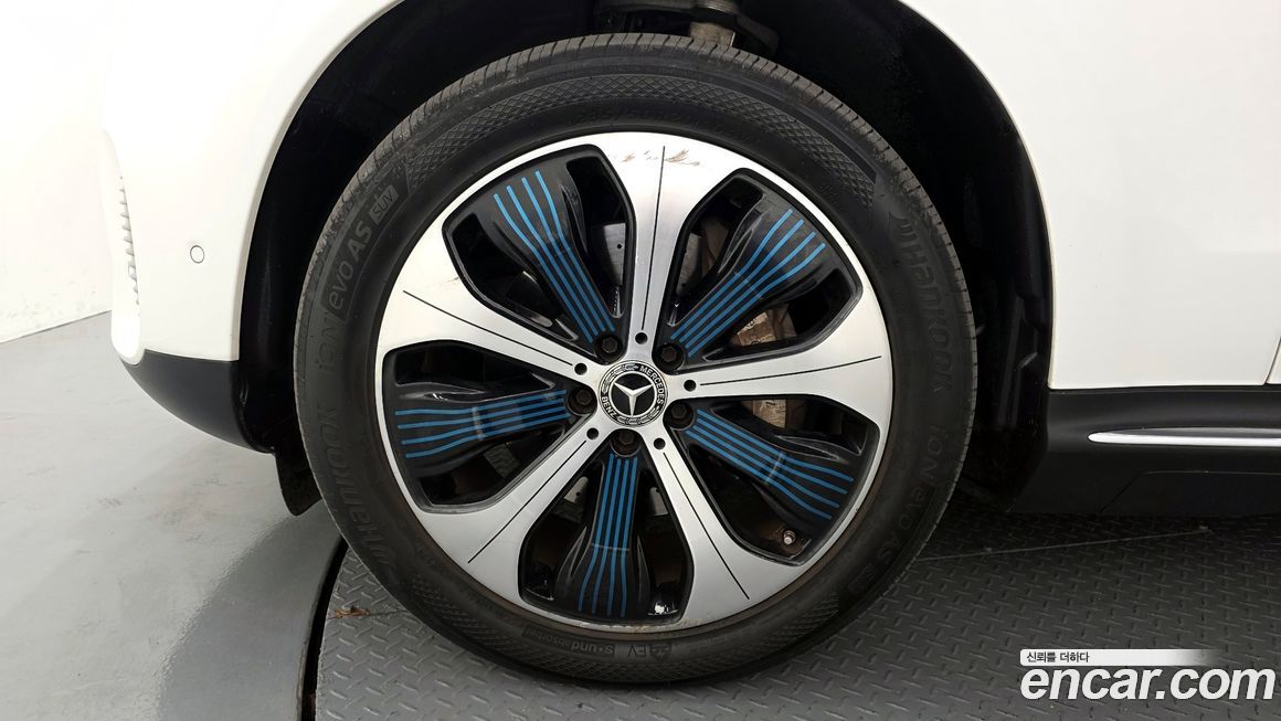 Mercedes-Benz EQC 2020