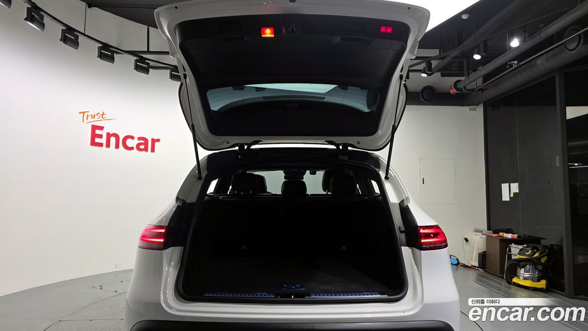 Mercedes-Benz EQC 2020