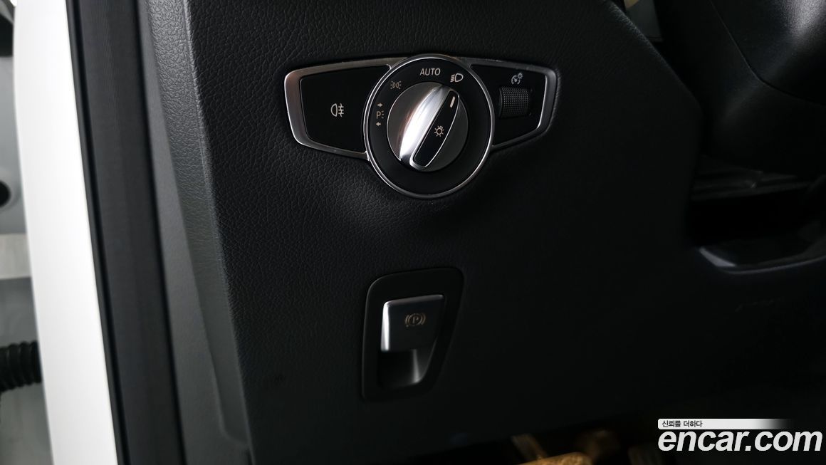 Mercedes-Benz EQC 2020