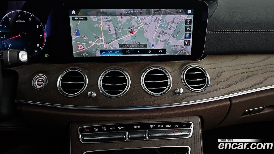 Mercedes-Benz E-Class 2022