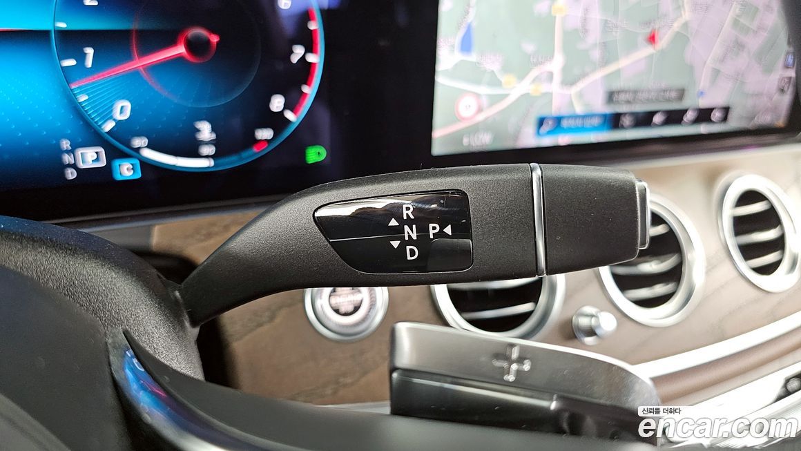 Mercedes-Benz E-Class 2022