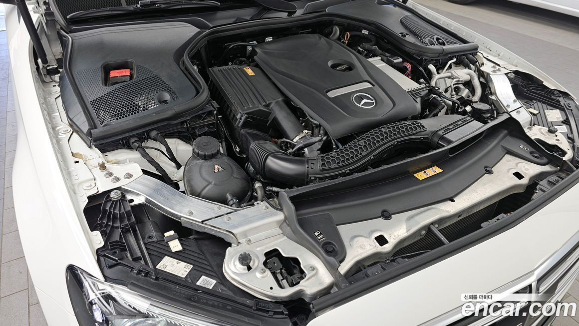 Mercedes-Benz E-Class 2022