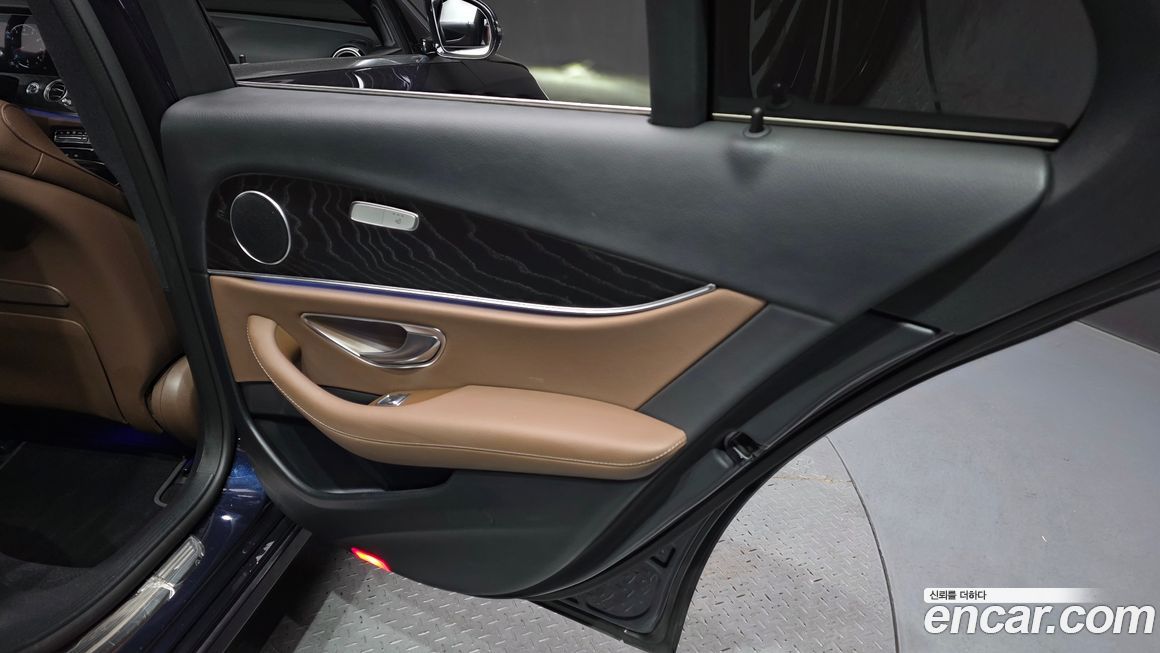 Mercedes-Benz E-Class 2022