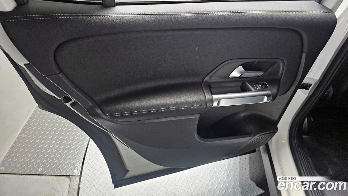 Mercedes-Benz GLB-Class 2022