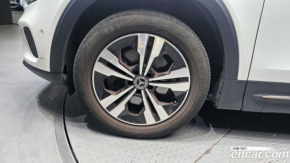 Mercedes-Benz GLB-Class 2022