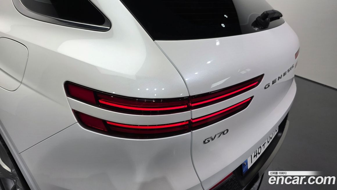 Genesis GV70 2024