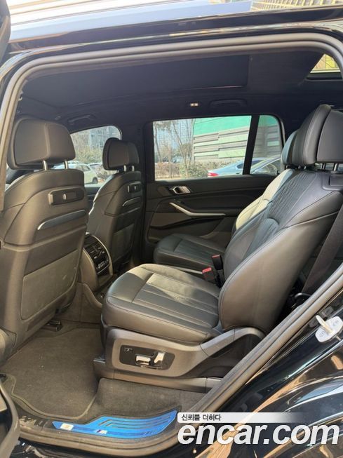 BMW X7 2025