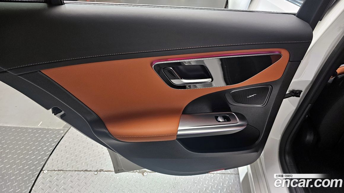 Mercedes-Benz C-Class 2023