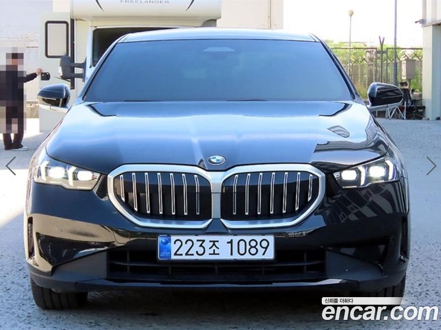 BMW 5-Series 2024