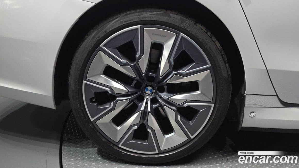 BMW 7-Series 2025