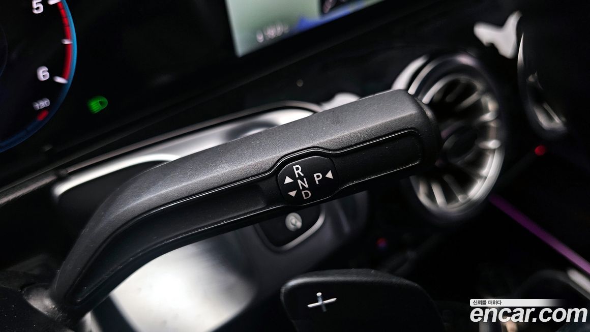 Mercedes-Benz GLB-Class 2022