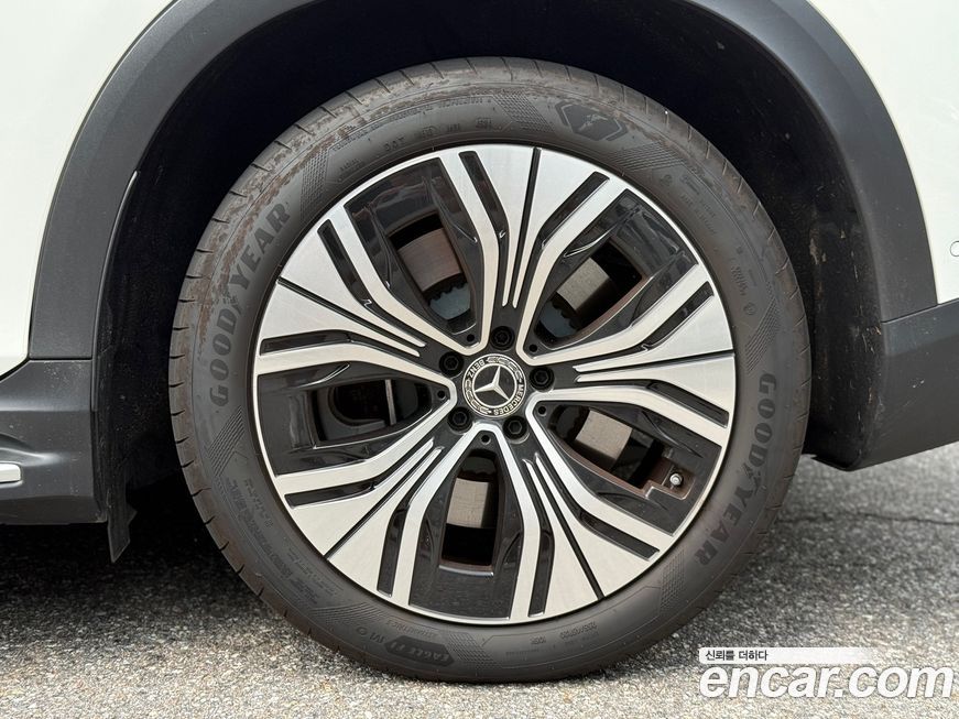 Mercedes-Benz EQE 2024