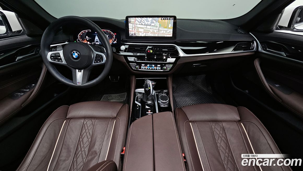 BMW 5-Series 2023