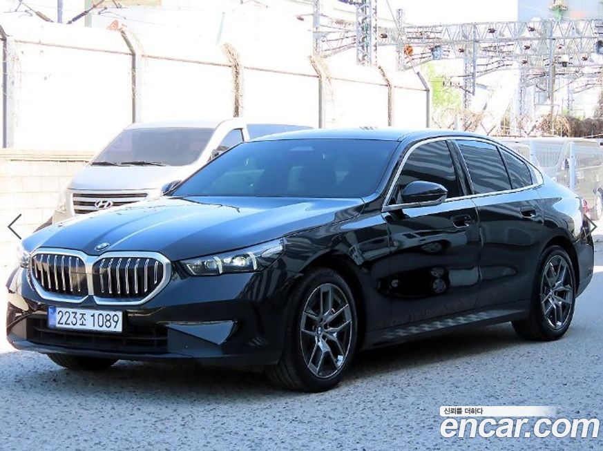 BMW 5-Series 2024