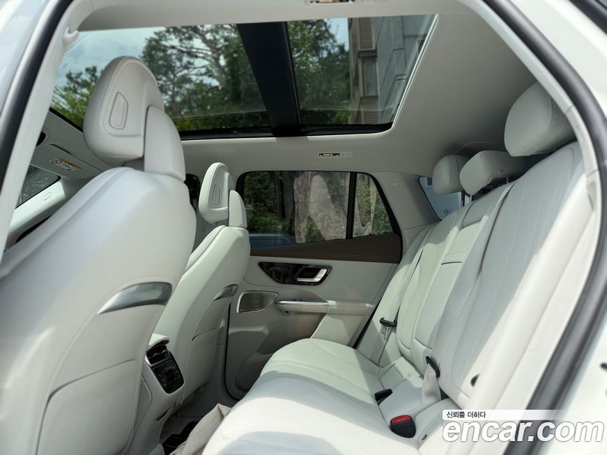 Mercedes-Benz EQE 2024