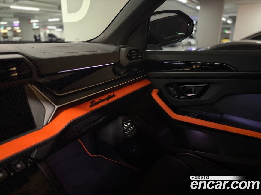 Lamborghini Urus 2025