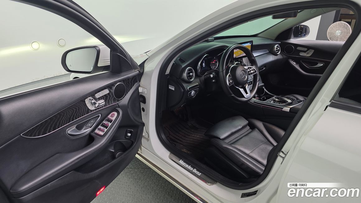Mercedes-Benz C-Class 2019