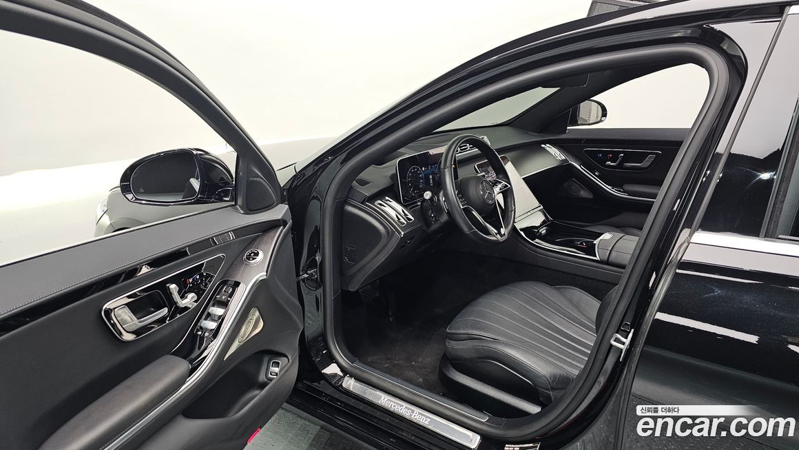 Mercedes-Benz S-Class 2023